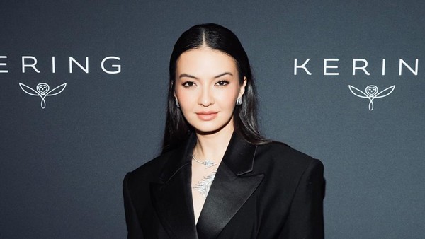 7 Gaya Lady Boss Raline Shah di Cannes Festival, Elegan dengan Power Suit