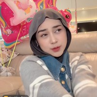 Gaya Ria Ricis Joget TikTok Disorot, Tindikan Telinga Ngintip Bikin Salfok