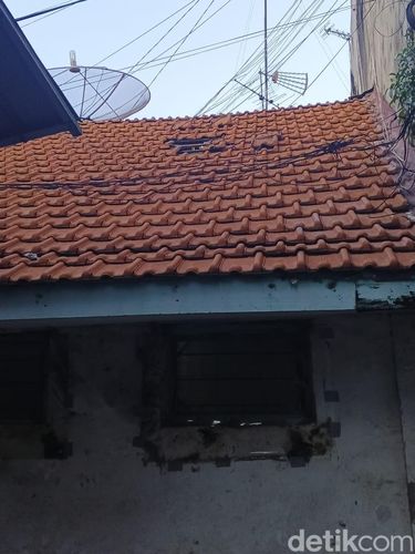 Rumah bos toko emas di Wonokromo Surabaya yang dirampok. Rumah bos toko emas di Wonokromo Surabaya yang dirampok.