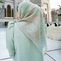 Buttonscarves Rilis Hijab Terinspirasi Keindahan Masjidil Haram dan Nabawi