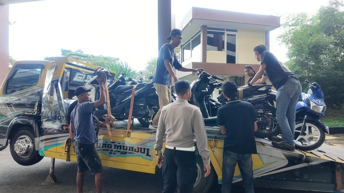Sepeda motor berknalpot brong diamankan