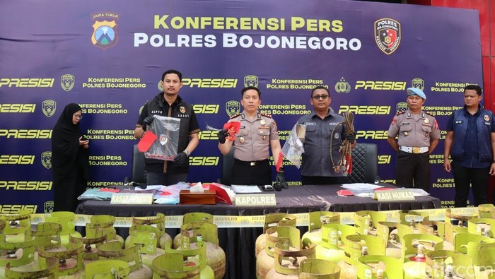Sindikat pengoplos LPG subsidi di Bojonegoro dibekuk