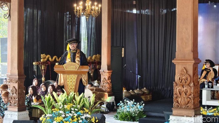 SMA Unggulan CT Arsa Sukoharjo mengelar porsesi wisuda, Kamis (21/6/2026).