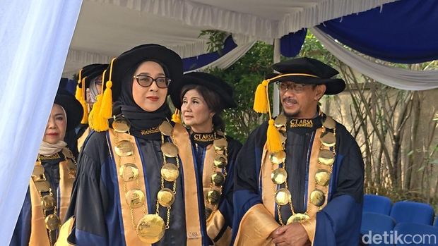 SMA Unggulan CT Arsa Sukoharjo mengelar porsesi wisuda, Kamis (21/6/2026).