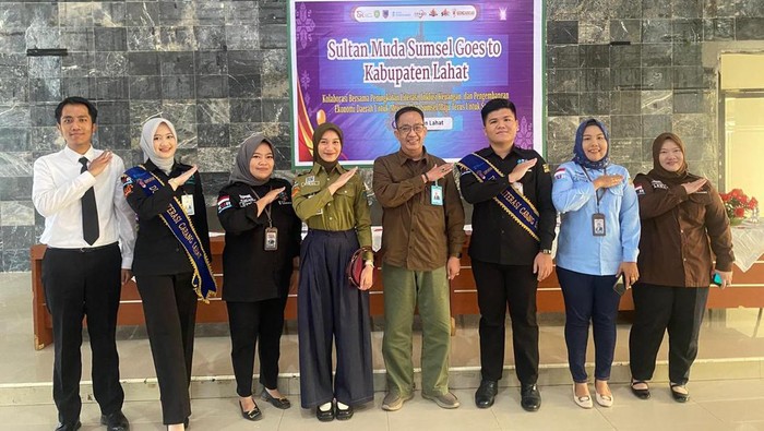Sultan Muda Goes to Kabupaten Lahat.