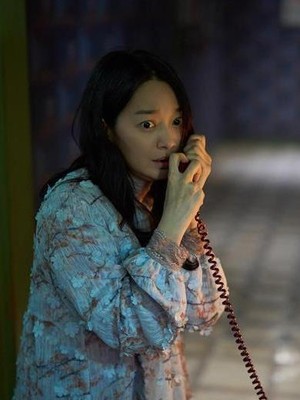 Potret Shin Min Ah Jadi Anak Kembar di Film Thriller Terbaru