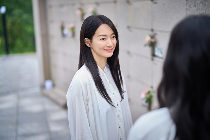 Film Korea Selatan The Eyes (2026) diperankan Shin Min Ah.