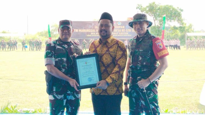 TMMD 128 Kodim Gresik Ditutup, Pemkab Fokus Jalan Poros Desa 2026-2027