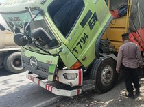 Truk Mogok Picu Kemacetan 1 Km di Cerme Gresik Ternyata Kehabisan BBM