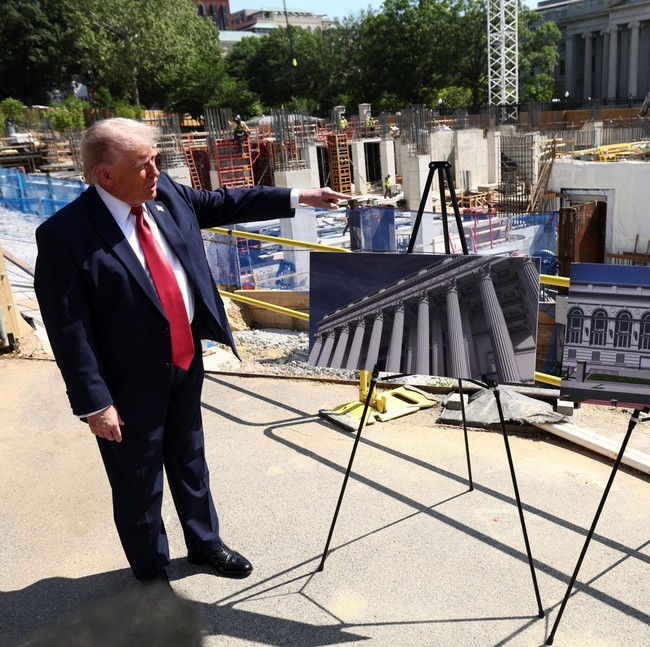 Trump Pamer Proyek Ballroom Gedung Putih Bernilai Rp 7 Triliun
