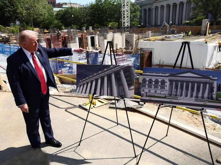Trump Pamer Proyek Ballroom Gedung Putih Bernilai Rp 7 Triliun