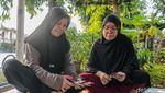 Warga Malaka Jaya Ubah Sampah Jadi Kerajinan Kreatif