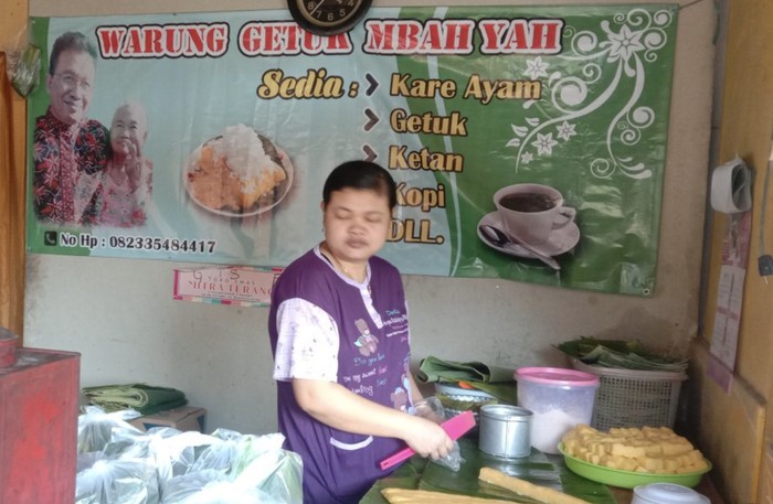 7 Sosok 'Mbah' Penjual Makanan Tradisional