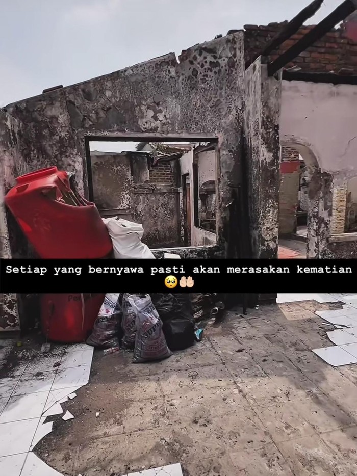 Nenek Anisa Rahma meninggal dunia.