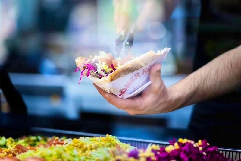 Biarawati 92 Tahun Cicip Kebab untuk Pertama Kali, Videonya Jadi Viral