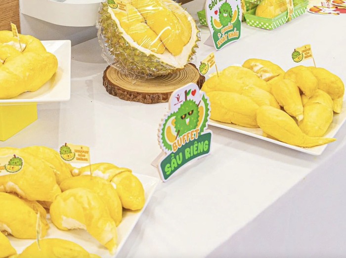 Buffet 1 Ton Durian Ini Diserbu Pengunjung, Bayarnya Cuma Rp135 Ribu