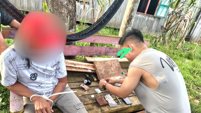 Buruh tani di Tarakan simpan sabu dalam botol vitamin unggas.
