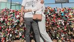 Romantis! Charly Van Houten dan Regina Kulineran di Bali hinggga Kuala Lumpur