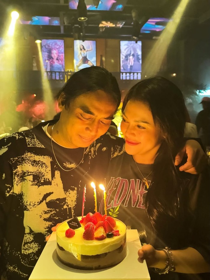 Charly Van Houten Charly Van Houten dan istri