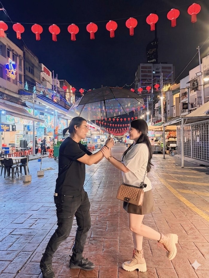Charly Van Houten Charly Van Houten dan istri