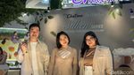 Lucunya Bernadya saat Racik Milk Tea Sendiri di Gerai Minuman Ini