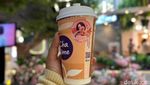 Lucunya Bernadya saat Racik Milk Tea Sendiri di Gerai Minuman Ini