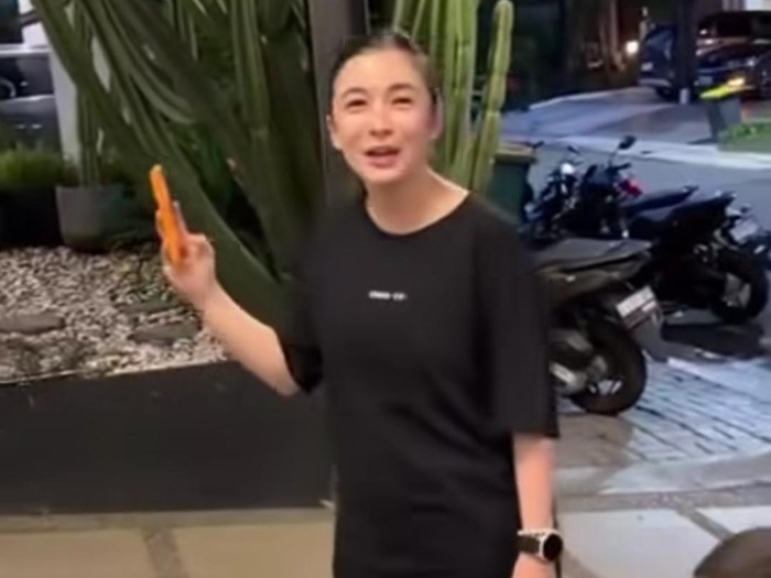 Penangkapan biawak di rumah Chelsea Olivia.