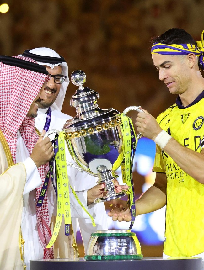 Koleksi Ronaldo: 8 Trofi Liga dari 4 Negara