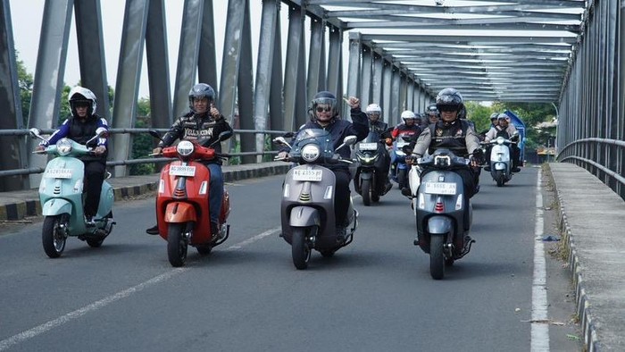 Forkopimda Kediri motoran bareng pantau kamtibmas hingga bagi sembako.