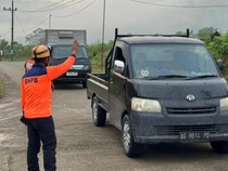 Muncul Guguran Batu, KM 16 Jalan Nasional Trenggalek-Ponorogo Ditutup