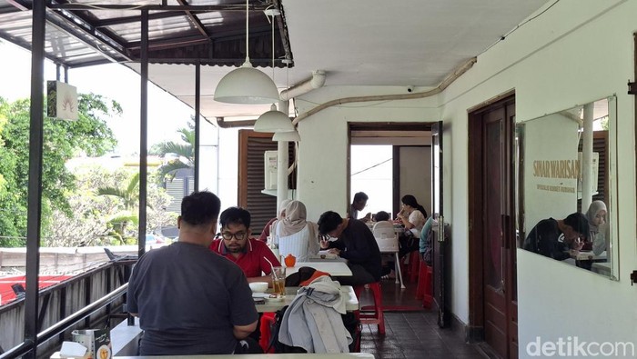 Kedai Sinar Warisan di Bandung