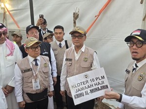 Sidak Arafah, Kemenhaj Copot Penanda KBIHU yang Kuasai Tenda Jemaah
