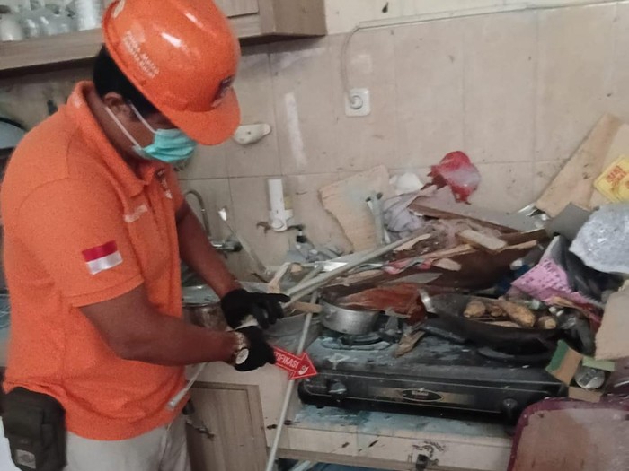 Ledakan gas mengakibatkan rumah warga di Tambora, Jakarta Barat porak-poranda, Jumat (22/5/2026) pagi.