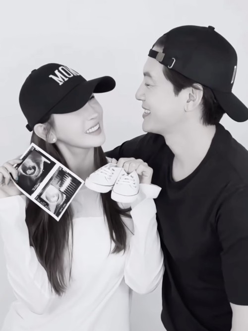 Le Da Hae dan Se7en umumkan bakal dikaruniai anak pertama.