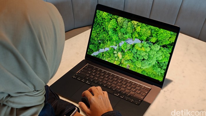 Unboxing MacBook Air 15 Inch Midnight, Gahar Nan Elegan