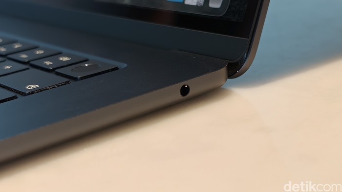 Unboxing MacBook Air 15 Inch Midnight, Gahar Nan Elegan
