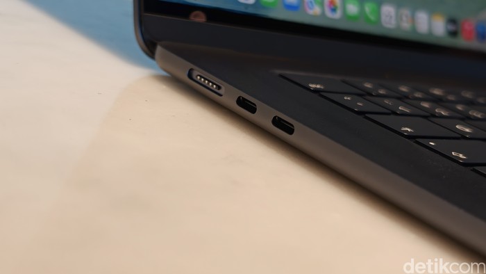 Unboxing MacBook Air 15 Inch Midnight, Gahar Nan Elegan