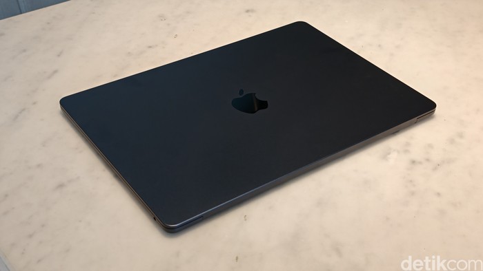 Unboxing MacBook Air 15 Inch Midnight, Gahar Nan Elegan