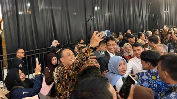 Menteri Keuangan RI, Purbaya Yudhi Sadewa tiba di Jogja Financial Festival 2026 yang berlangsung di Jogja Expo Center (JEC), Yogyakarta, Jumat (22/5/2026). (CNBC Indonesia/Maikel Jefriando)