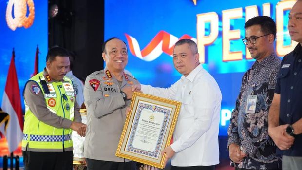 Menteri Perhubungan (Menhub) Dudy Purwagandhi mengapresiasi terobosan teknologi yang terus dikembangkan oleh Kakorlantas Polri Irjen Agus Suryonugroho