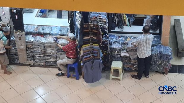 Pedagang Pasar Cipulir, Jakarta Selatan makin resah karena pembeli semakin berkurang, Jumat (22/5/2026). (CNBC Indonesia/Chandra Dwi Pranata)