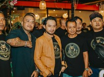 Viral Aksi Yakuza Maneges Tempel Stiker di Lapak PKL, Ini Kata Gus Thuba