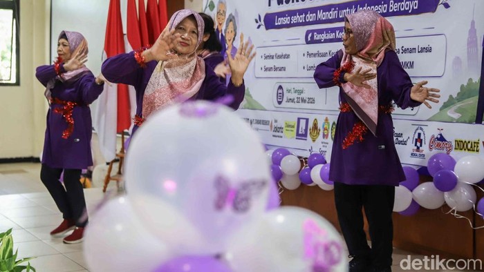 Peringatan Hari Lanjut Usia Nasional berlangsung meriah di Kantor Kecamatan Cilincing, Jakarta Utara. Kegiatan yang digelar oleh Puskesmas Cilincing tersebut diikuti ratusan warga lanjut usia dari berbagai kelurahan di wilayah Cilincing. Acara itu menjadi bentuk perhatian terhadap kesehatan dan kesejahteraan para lansia agar tetap aktif, sehat, dan produktif di usia senja.