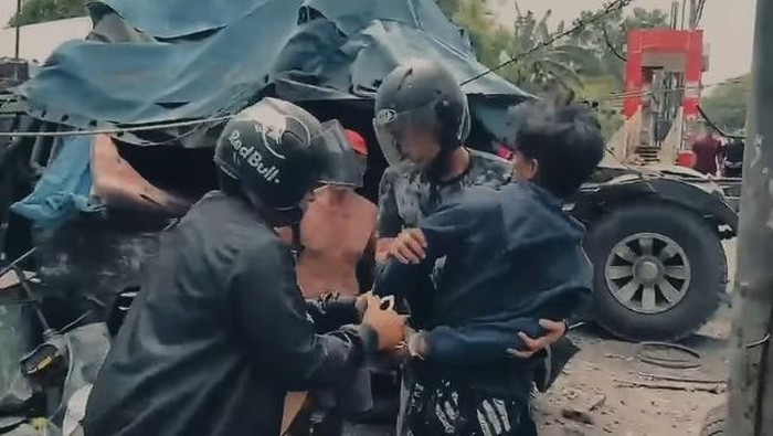 Polisi menangkap pencuri HP di Makassar.