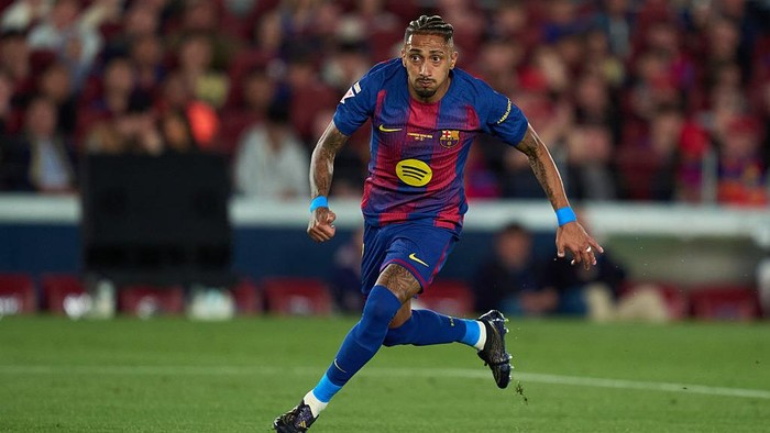 BARCELONA, SPAIN - MAY 17: Raphinha of FC Barcelona in action during the LaLiga EA Sports match between FC Barcelona and Real Betis Balompie at Spotify Camp Nou on May 17, 2026 in Barcelona, Spain. (Photo by Pedro Salado/Getty Images)