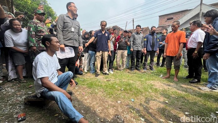 Rekonstruksi kasus badut di Mojokerto bunuh ibu mertua