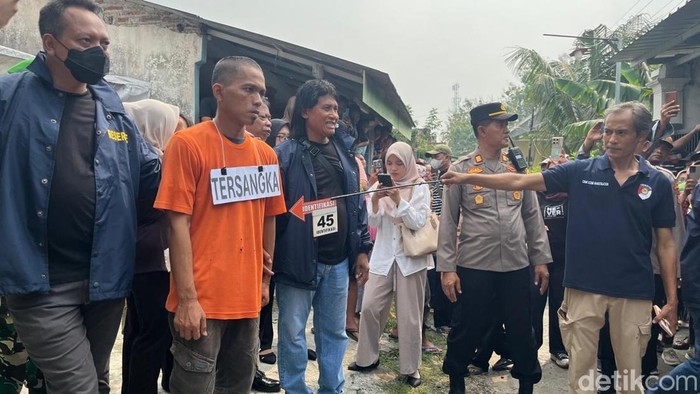 Rekonstruksi kasus badut di Mojokerto bunuh ibu mertua