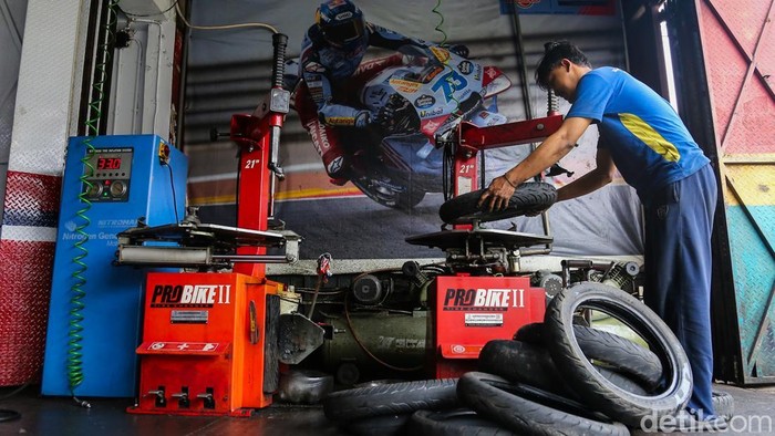 Rupiah Melemah, Harga Suku Cadang Bengkel Naik hingga 30 Persen