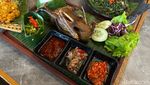 Sedap! Makan Bebek Goreng Afkir dengan Sup Iga di Resto Modern Jaksel