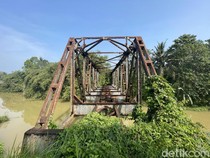 Menilik Jejak Ular Besi Belanda di Pangandaran